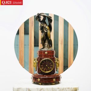 Đồng hồ tượng đá đỏ